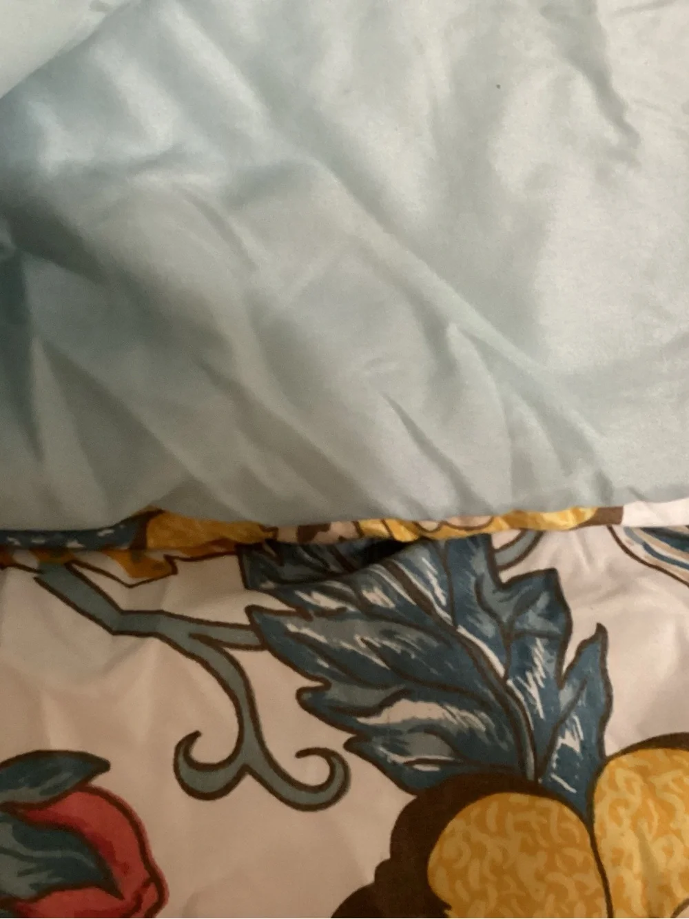 Lush Decor Floral Comforter in Cream, Teal & yellow.